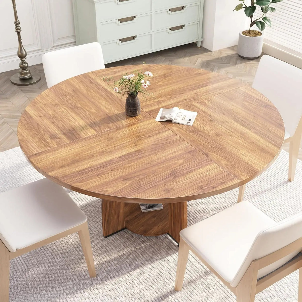 Table en bois ronde avec étagères