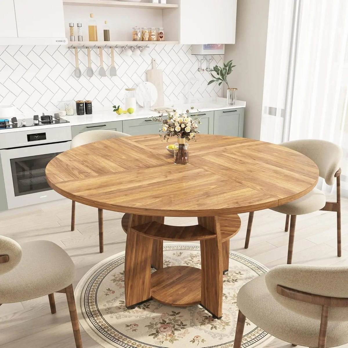 Table en bois ronde avec étagères
