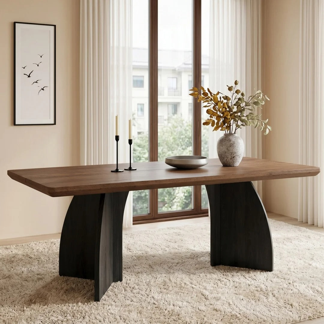 Table en bois rectangulaire sur pieds ouverts