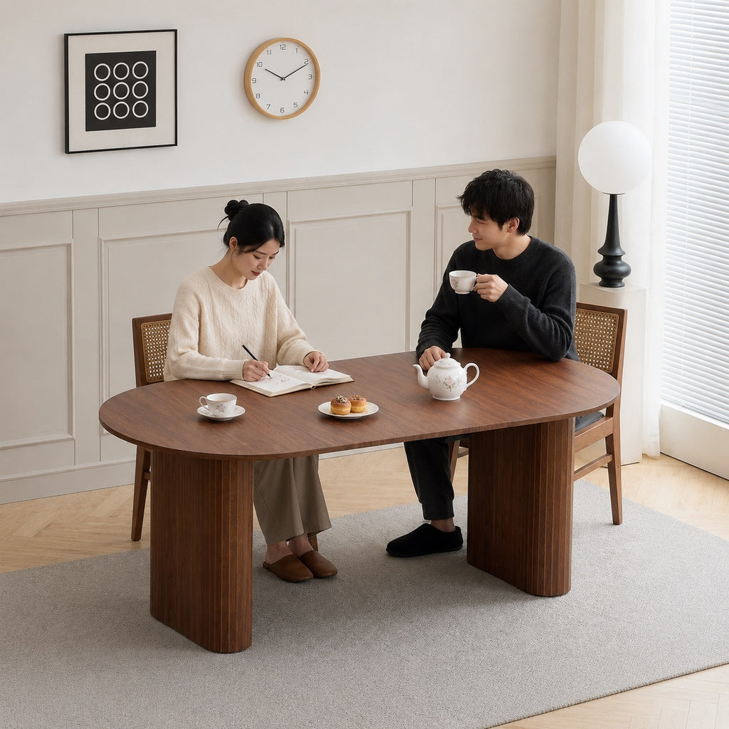 Table en bois massif ovale